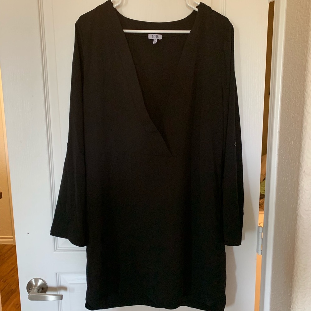 Black Deep V Toni Dress w Pockets! V. Flattering